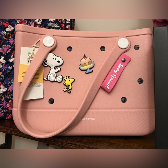 Miniso Snoopy Tote Bag - Picture 2 of 4